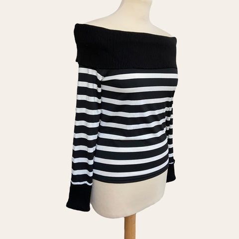 Sailor top with dropped collar