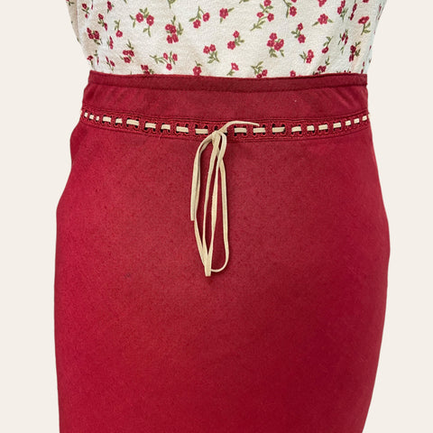 Mid-length lace-up skirt