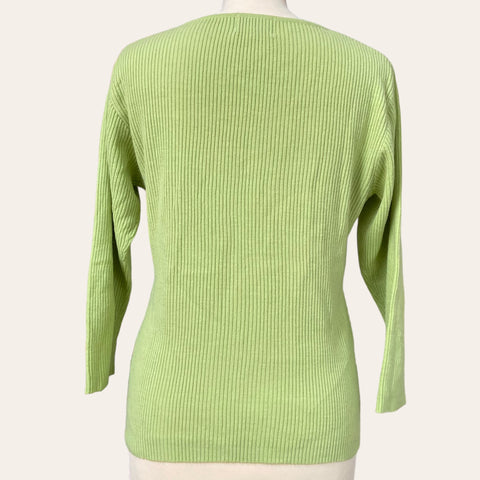 Round neck ribbed sweater