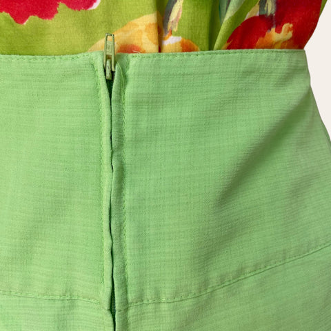 Mini skirt with flower buttons