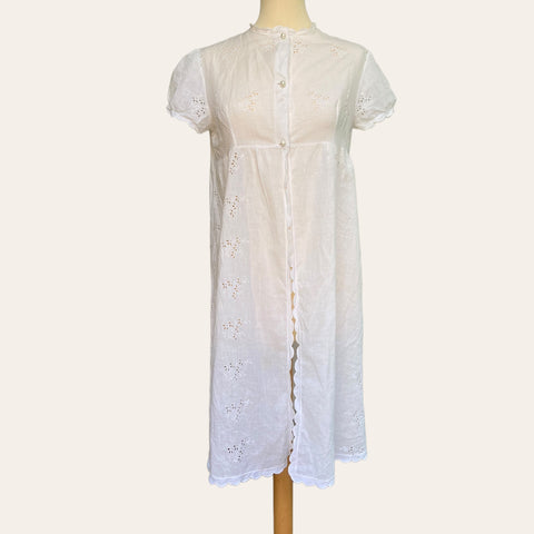 Robe chemise à broderies