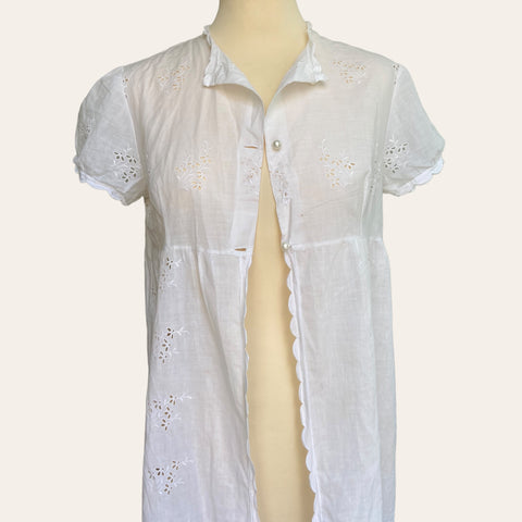 Robe chemise à broderies