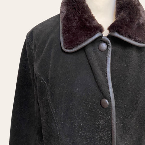 Manteau en cuir et fourrure