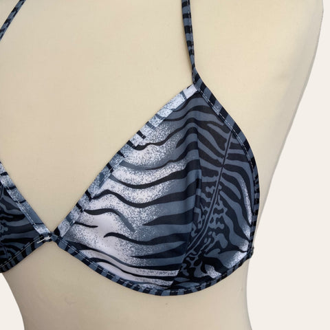 Zebra swimsuit and its sarong