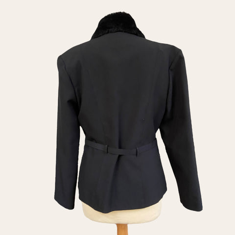 Veste blazer ceinturé à col fourrure