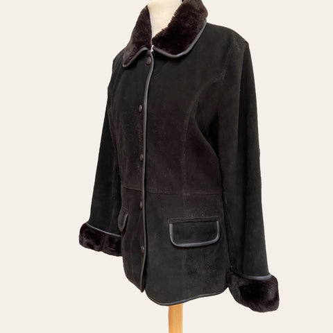 Manteau en cuir et fourrure