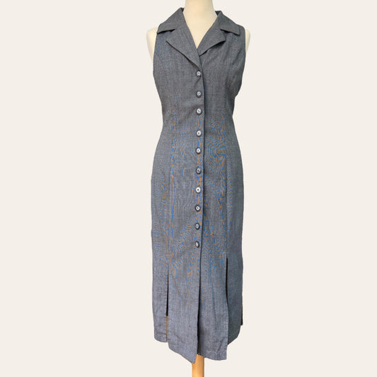 Buttoned mid-length shirt dress