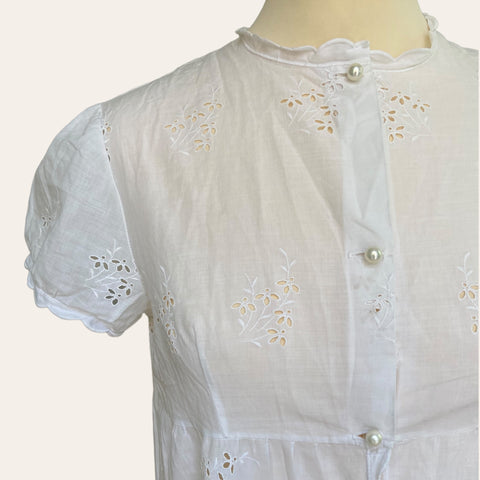 Robe chemise à broderies