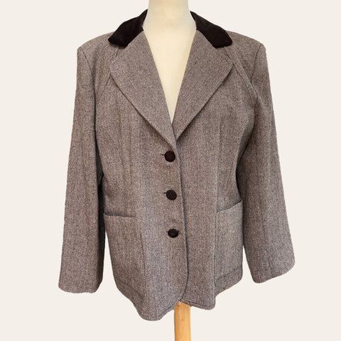 Wool blazer with velvet collar