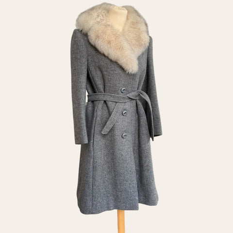 Wool coat with fur collar and belt