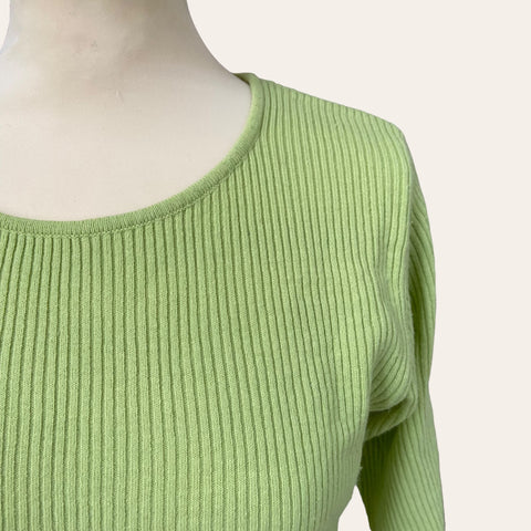 Round neck ribbed sweater