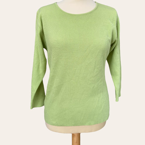 Round neck ribbed sweater