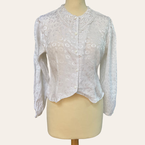 Blouse à broderies