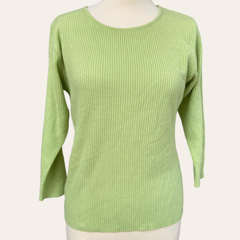 Round neck ribbed sweater