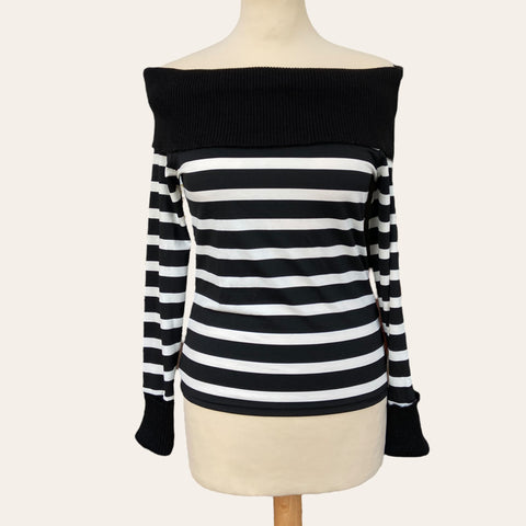 Sailor top with dropped collar