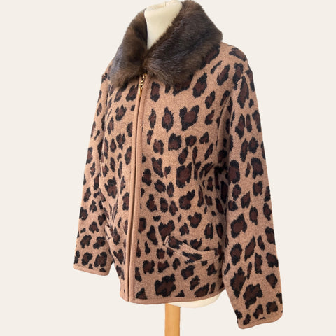 Leopard wool cardigan with fur collar