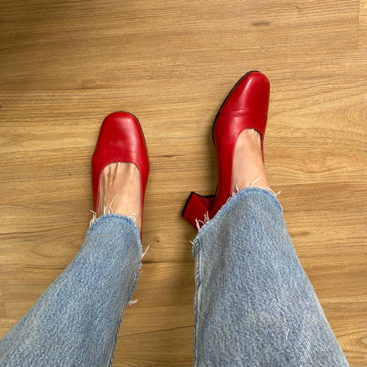 Leather pumps
