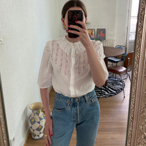 Chemise à dentelle