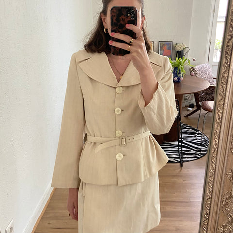 Veste de tailleur ceinturée