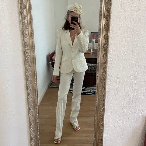 Ensemble de tailleur et son chouchou en dentelle de Calais