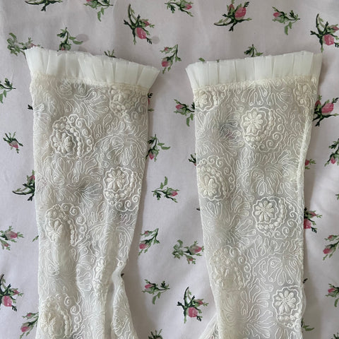 Gants mi-longs brodés