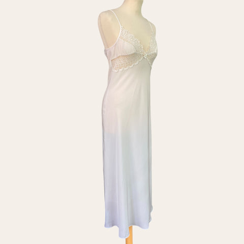Robe nuisette et son chouchou en dentelle de Calais