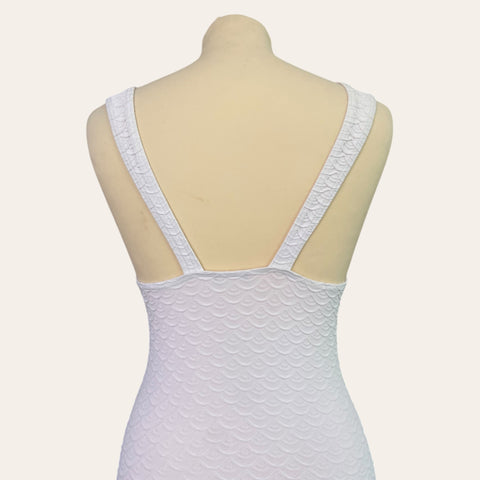 Robe balconnet coquillage et son fichu en dentelle de Calais