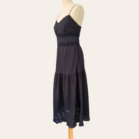 Flared dress with embroidery