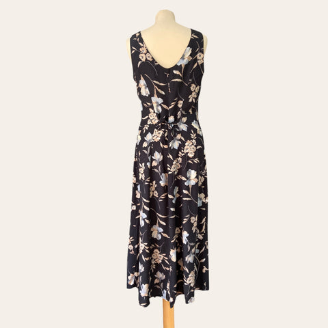 Floral print buttoned dress